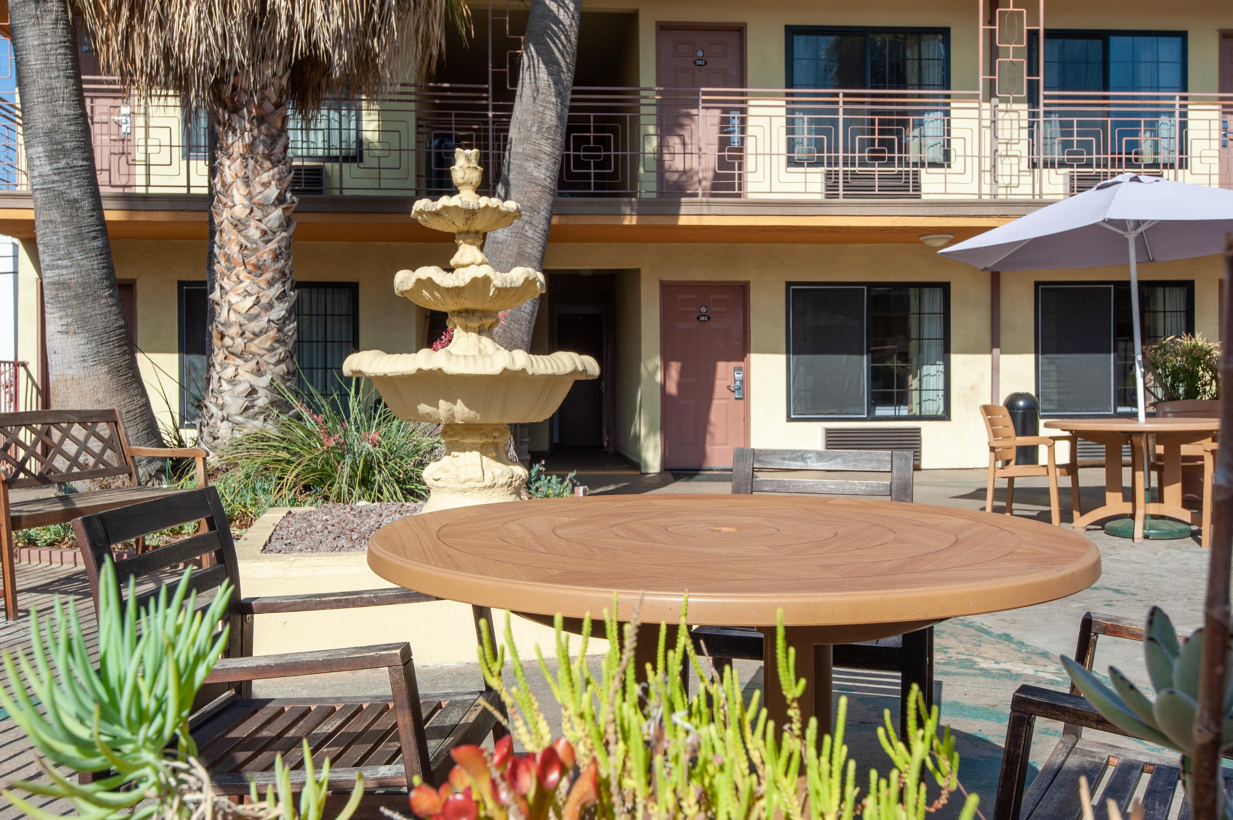 Studio City Court Yard Hotel Ngoại thất bức ảnh