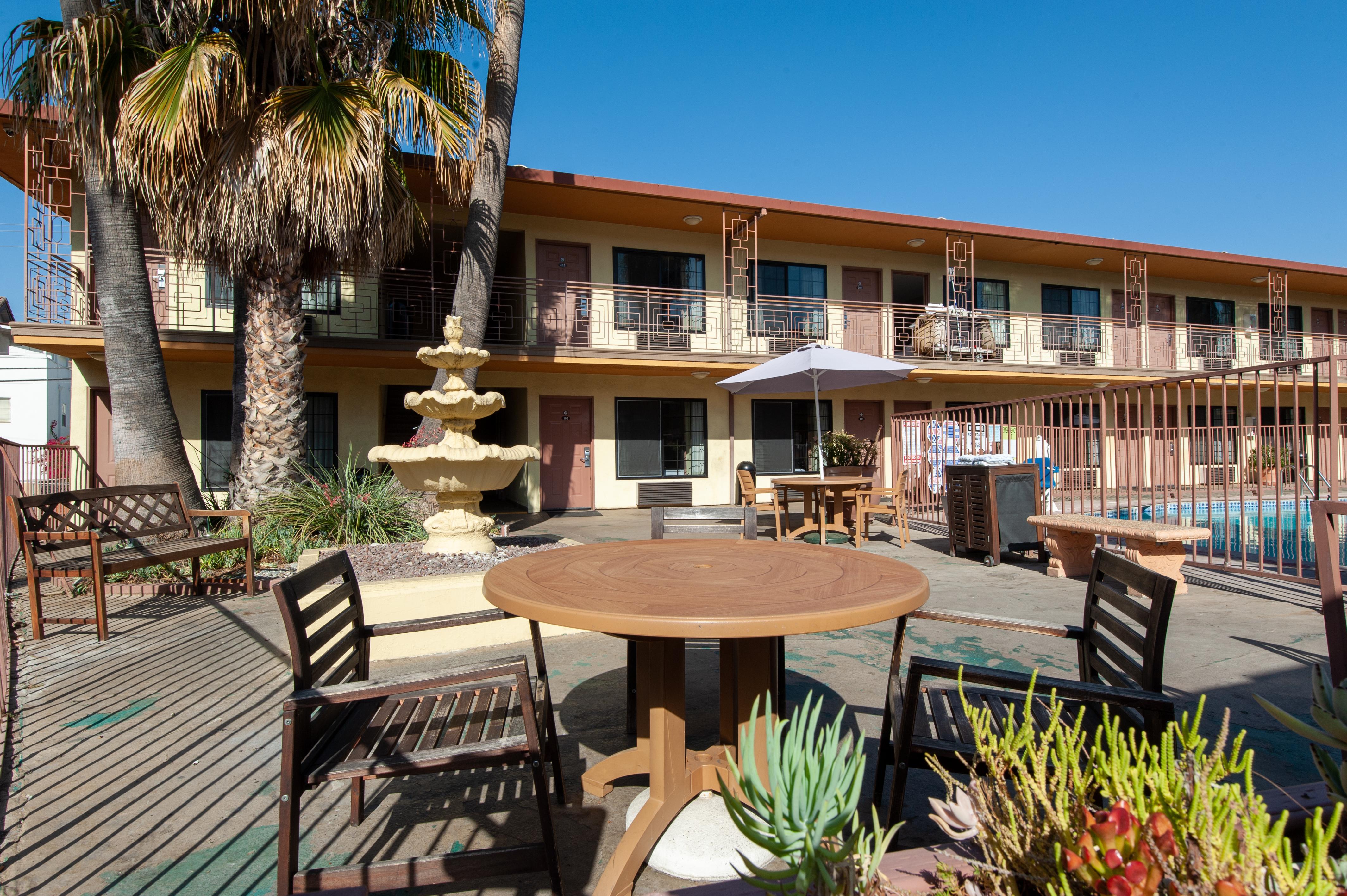 Studio City Court Yard Hotel Ngoại thất bức ảnh