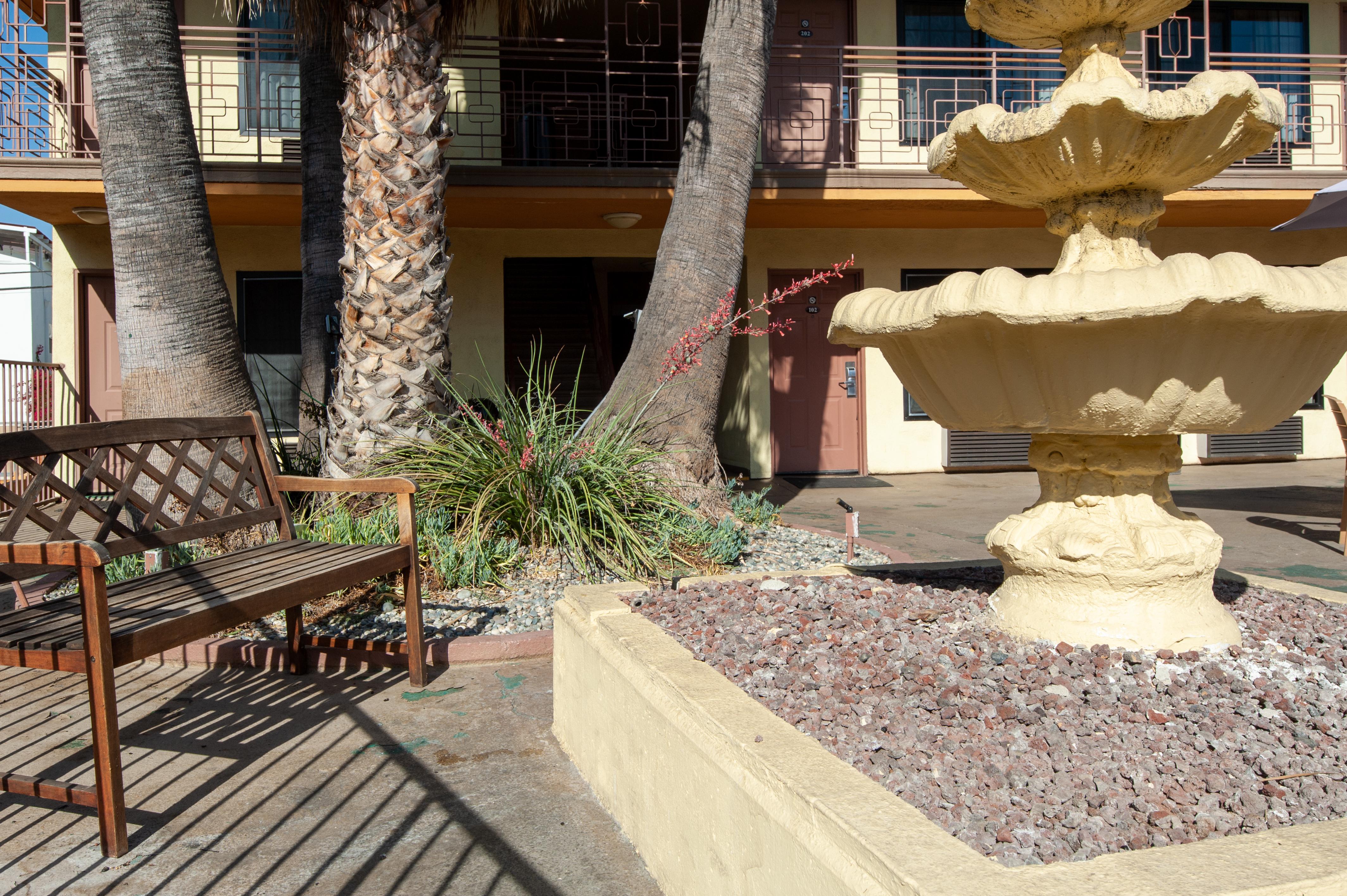 Studio City Court Yard Hotel Ngoại thất bức ảnh