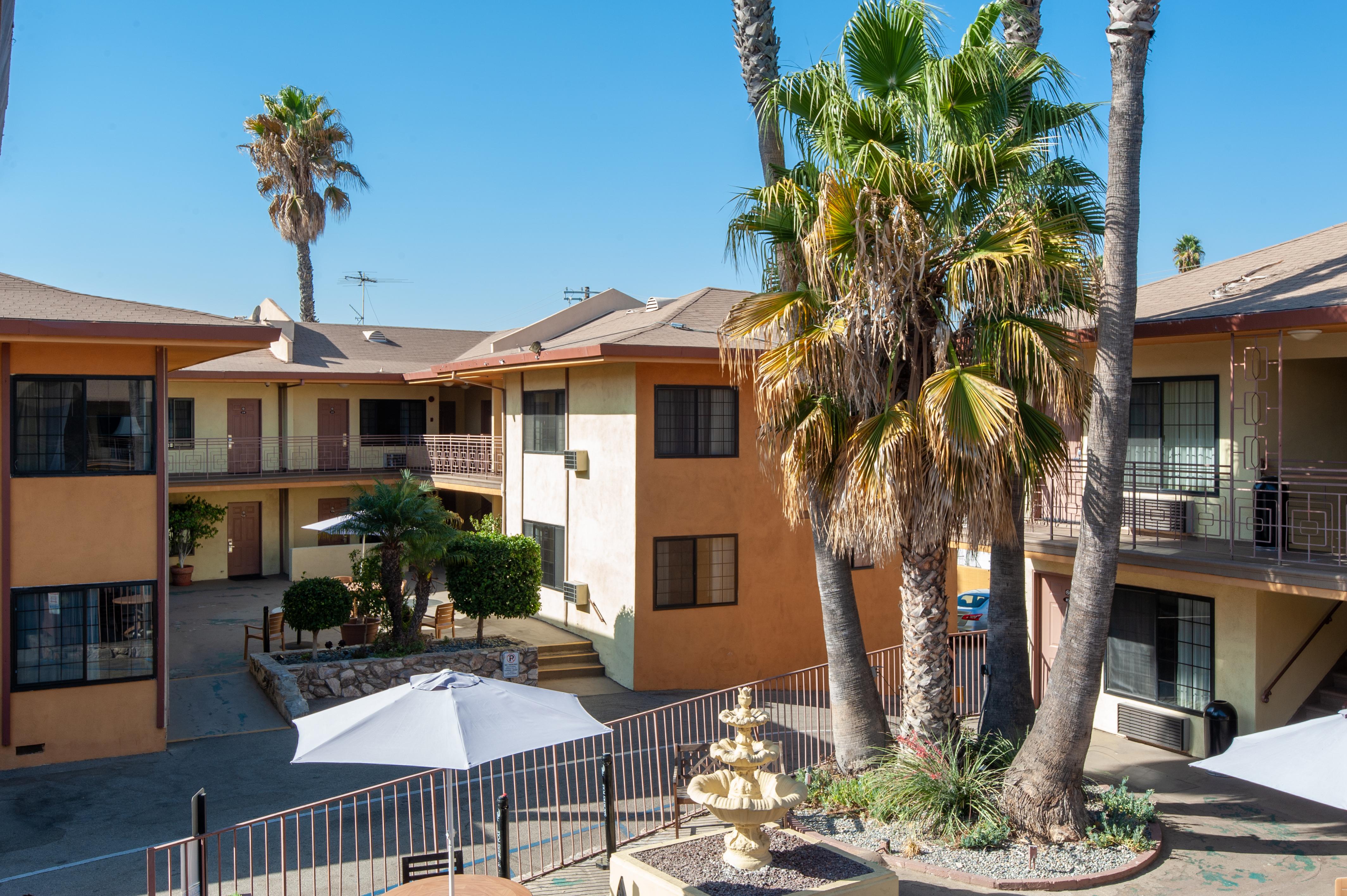 Studio City Court Yard Hotel Ngoại thất bức ảnh