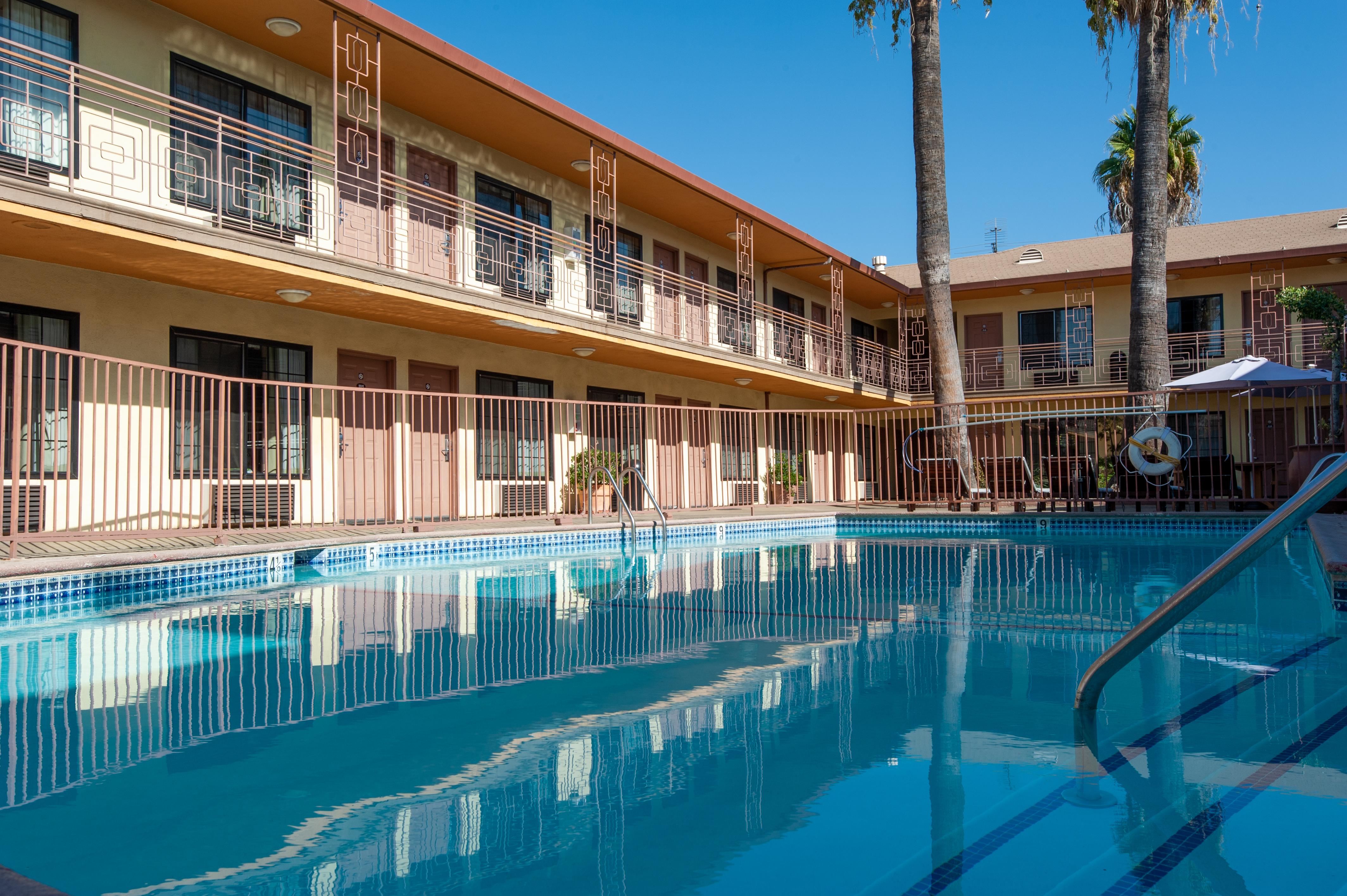 Studio City Court Yard Hotel Ngoại thất bức ảnh